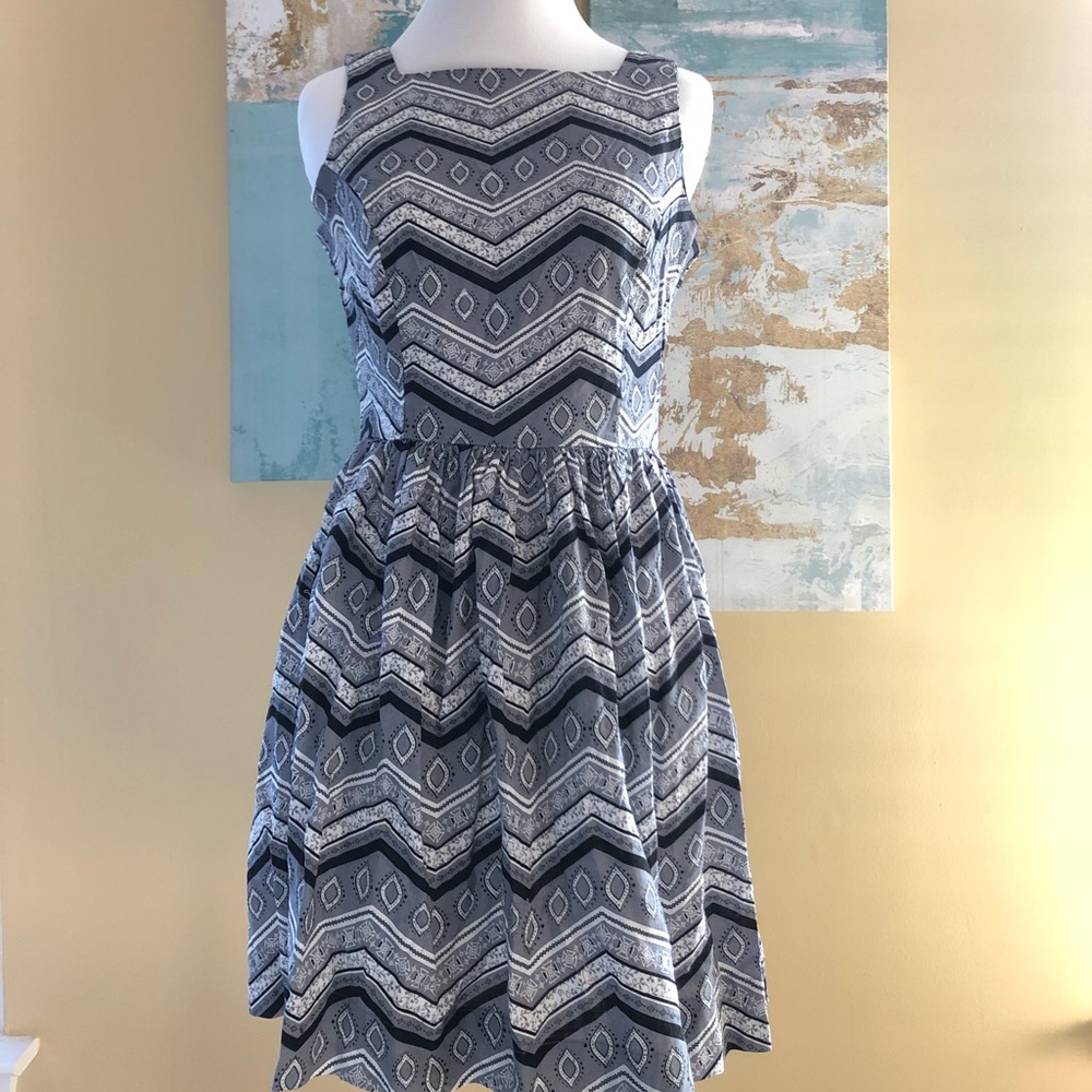 ✨SALE✨  Geometric Dress • Medium • Low Back